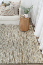 Load image into Gallery viewer, Copacabana Lattice Moss Wool Rug
