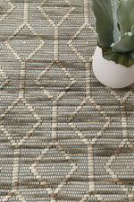 Load image into Gallery viewer, Copacabana Lattice Moss Wool Rug
