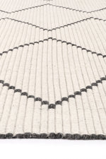 Load image into Gallery viewer, Goa Zig-Zag Wool Blend Cream Rug
