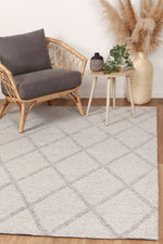 Load image into Gallery viewer, Goa Lattice Wool Blend Grey Rug (No Tassel)

