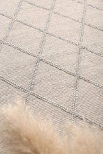 Load image into Gallery viewer, Goa Lattice Wool Blend Grey Rug (No Tassel)
