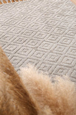 Load image into Gallery viewer, Goa Diamond Wool Blend Grey Rug
