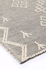 Load image into Gallery viewer, Goa Aztec Wool Blend Cream Rug (No Tassel)
